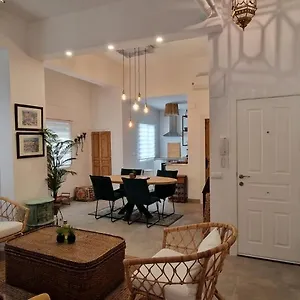 https://holidays2malaga-juan-de-austria-2-bed-2-bathroom-800.hotelsinnerja.org